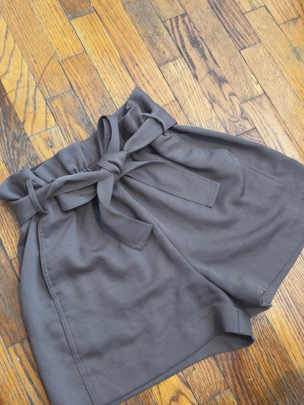 Wilfred Olive green paper bag shorts size 12